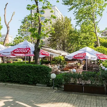 бриз Apartman Burgasz